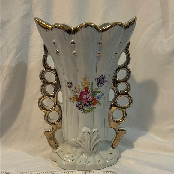 Vintage Porcelain Vase - Picture 1 of 5